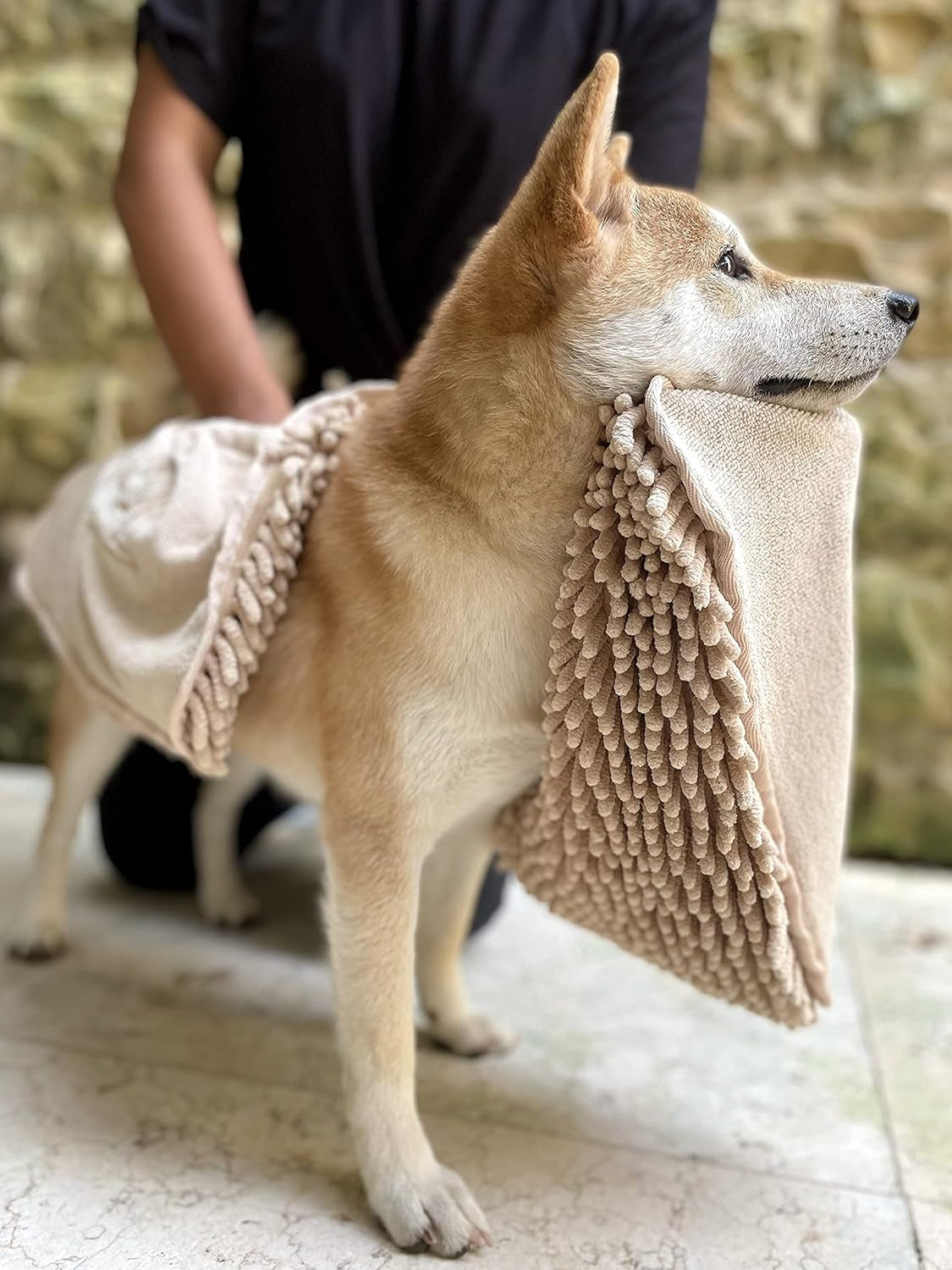 Quick Dry Towel for Dogs | Ultra Absorbent Microfiber Shammy | Extra Large 35X15 Size Dog Bath Towel | Comfortable Hand Pockets | Indoor Outdoor Use | Durable Material | Machine Washable